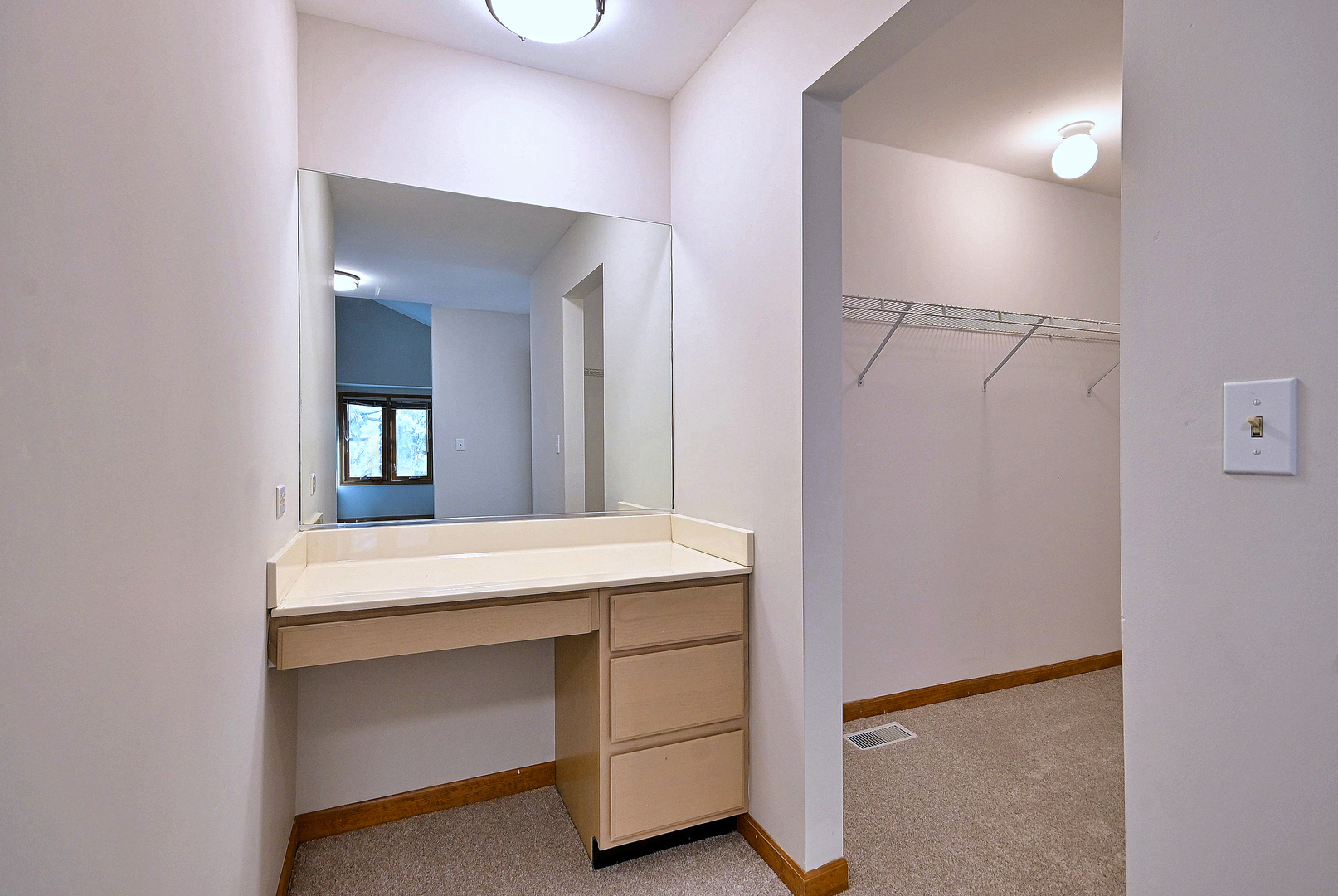 148 Schiller Square Property Photo 28