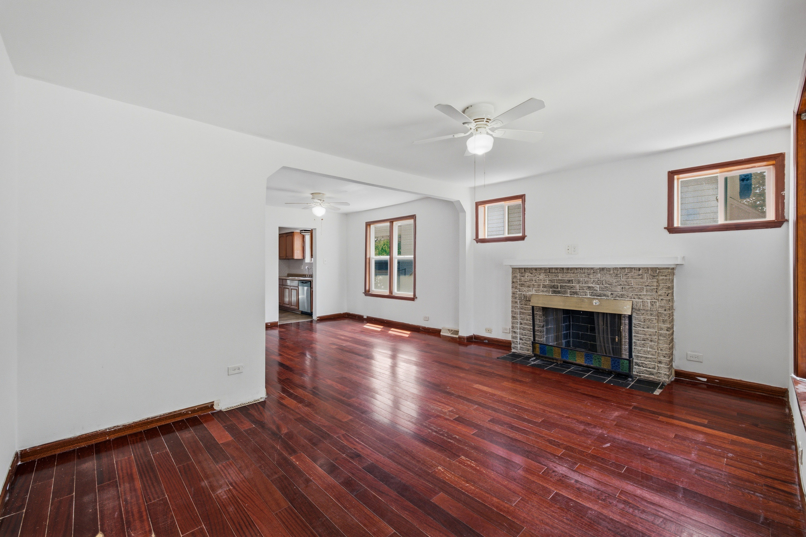 1375 Whitcomb Avenue Property Photo 2