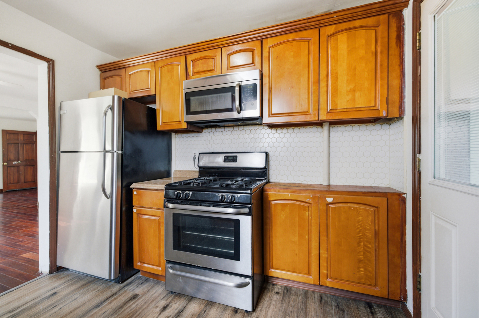 1375 Whitcomb Avenue Property Photo 7