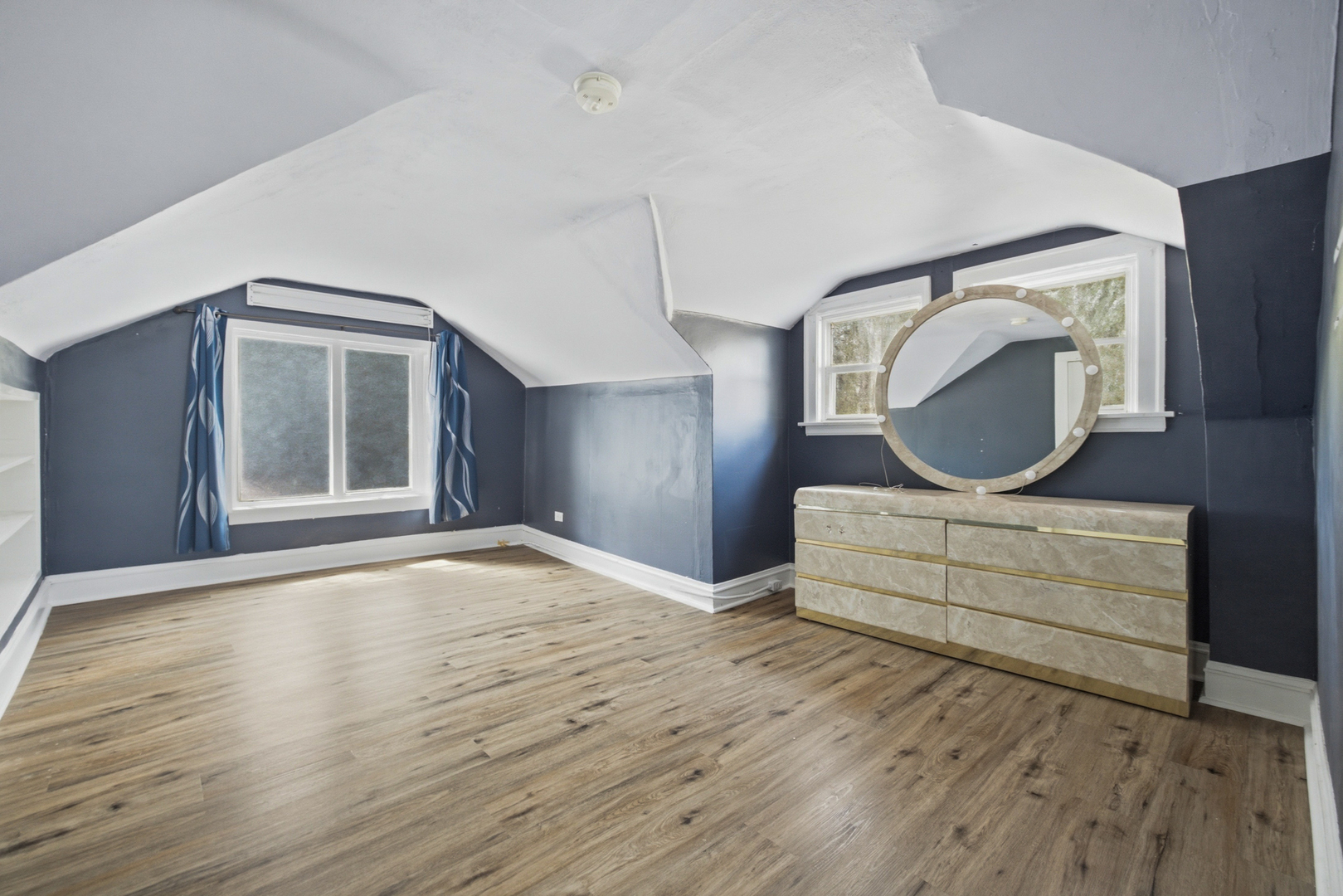 1375 Whitcomb Avenue Property Photo 12