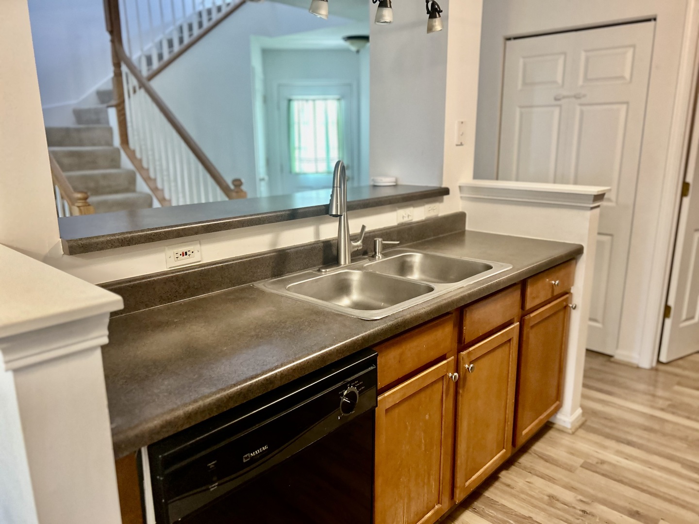 2375 Stoughton Circle Property Photo 5
