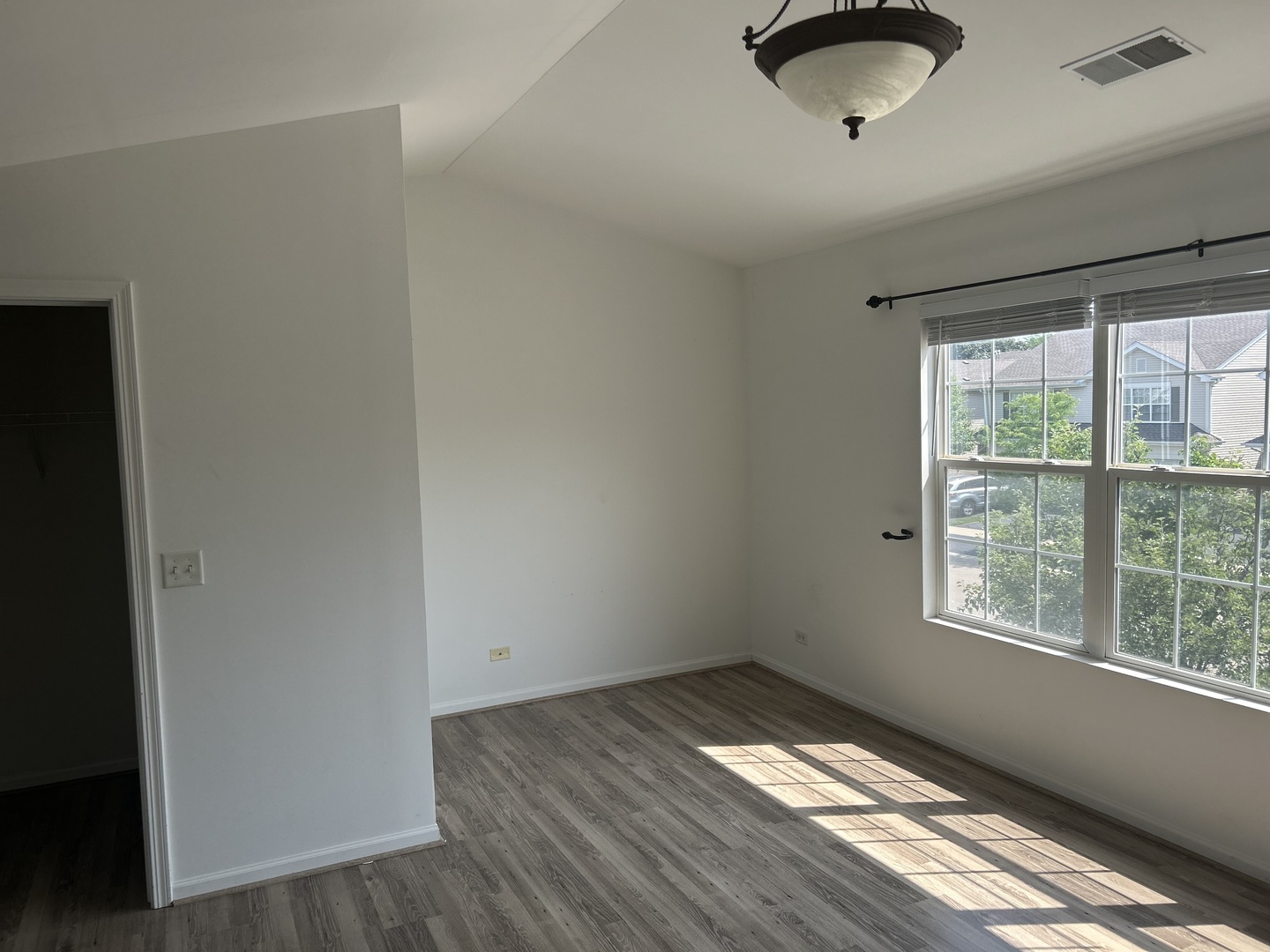 2375 Stoughton Circle Property Photo 10