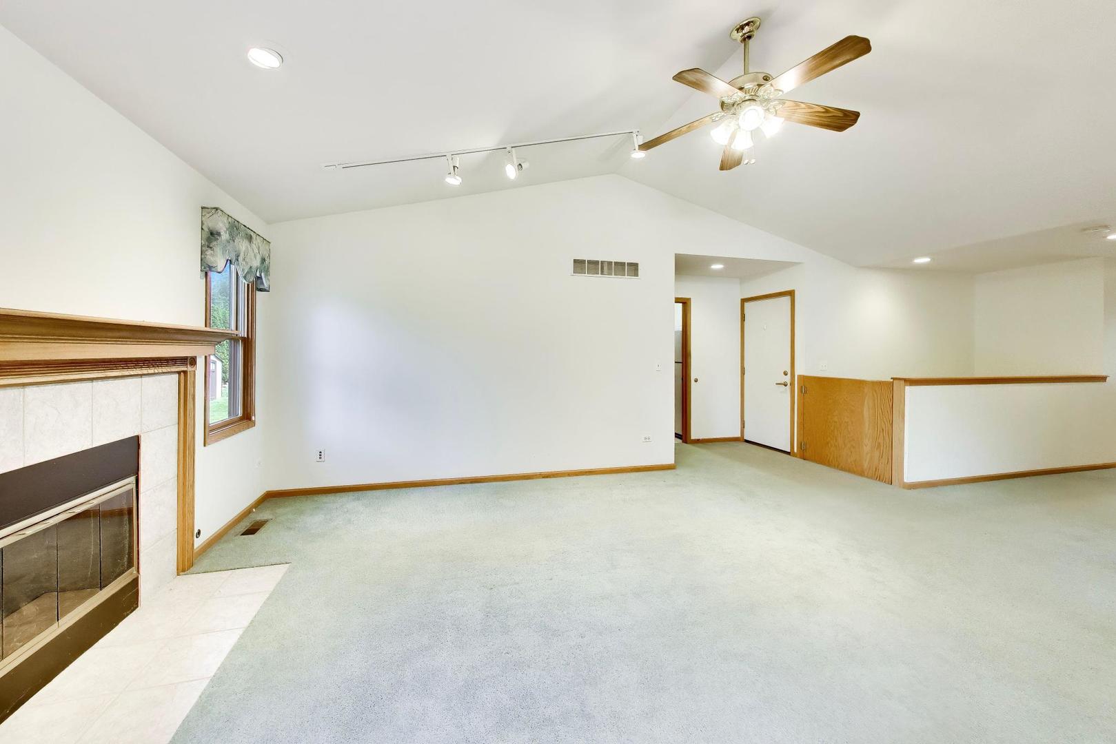 231 Clover Chase Circle Property Photo 3