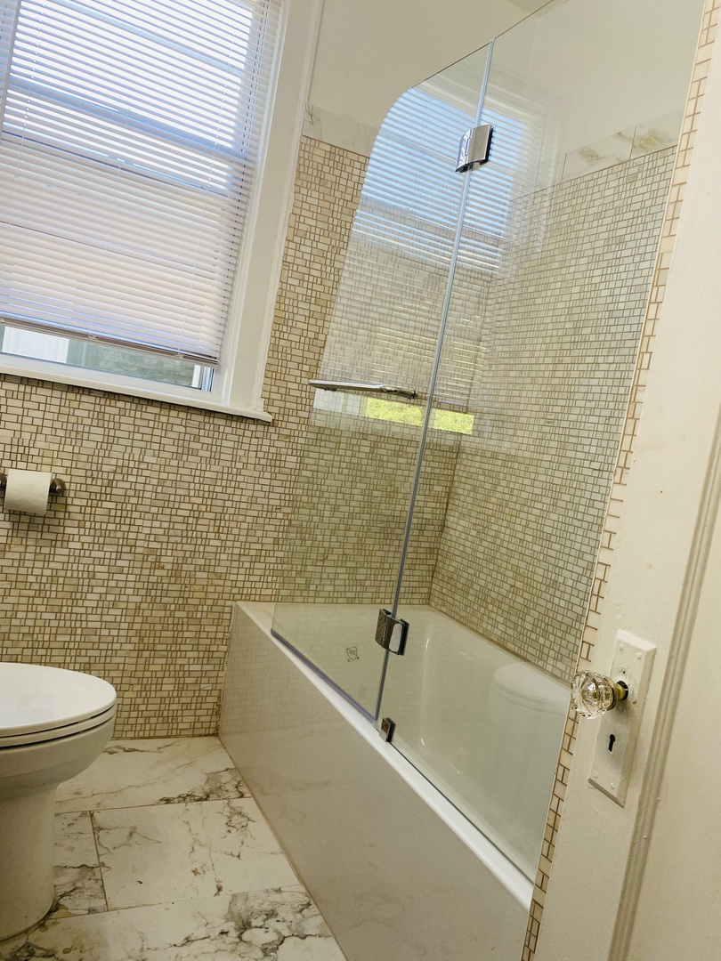 8042 S Hermitage Avenue 2 Property Photo 13