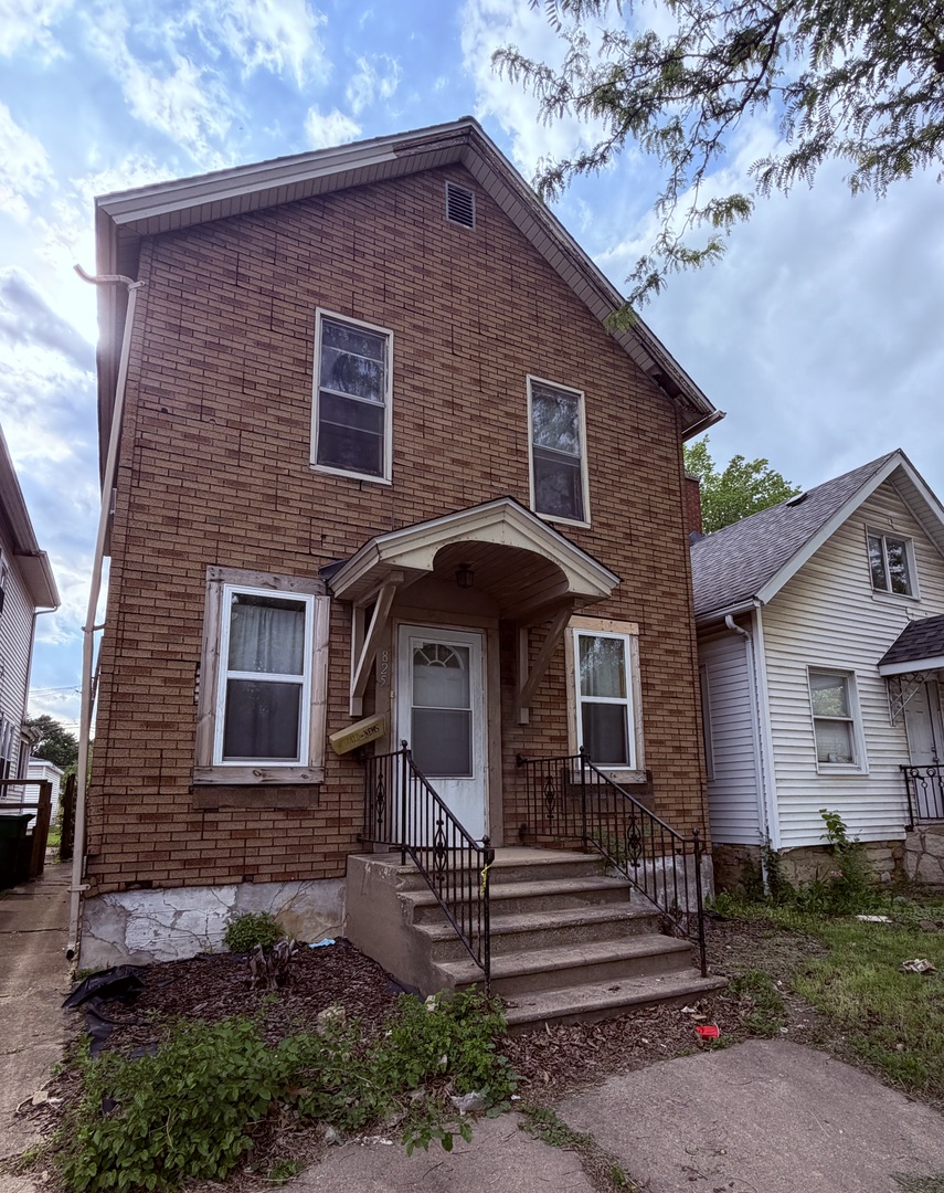 825 N Broadway Street Property Photo 1