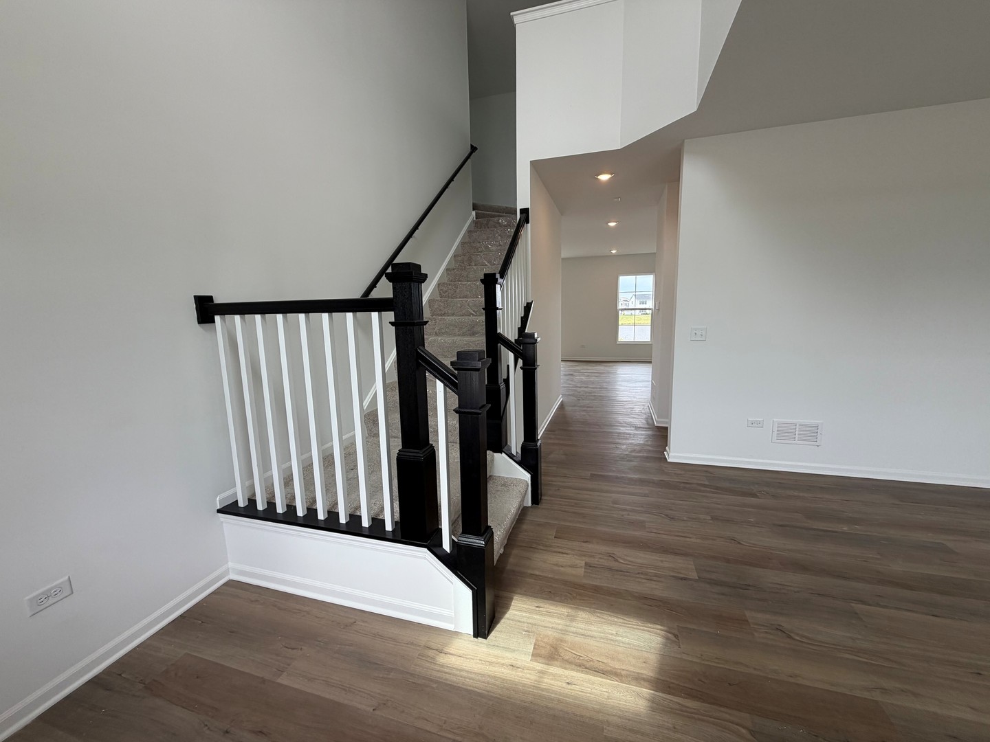 737 Fairfield Drive Property Photo 3
