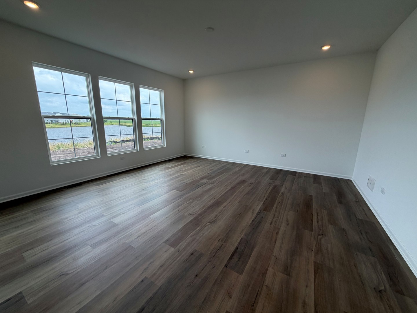 737 Fairfield Drive Property Photo 6