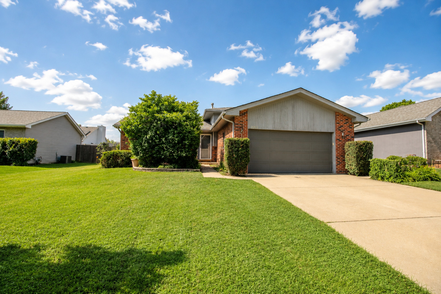 2212 Susanna Way Property Photo 1