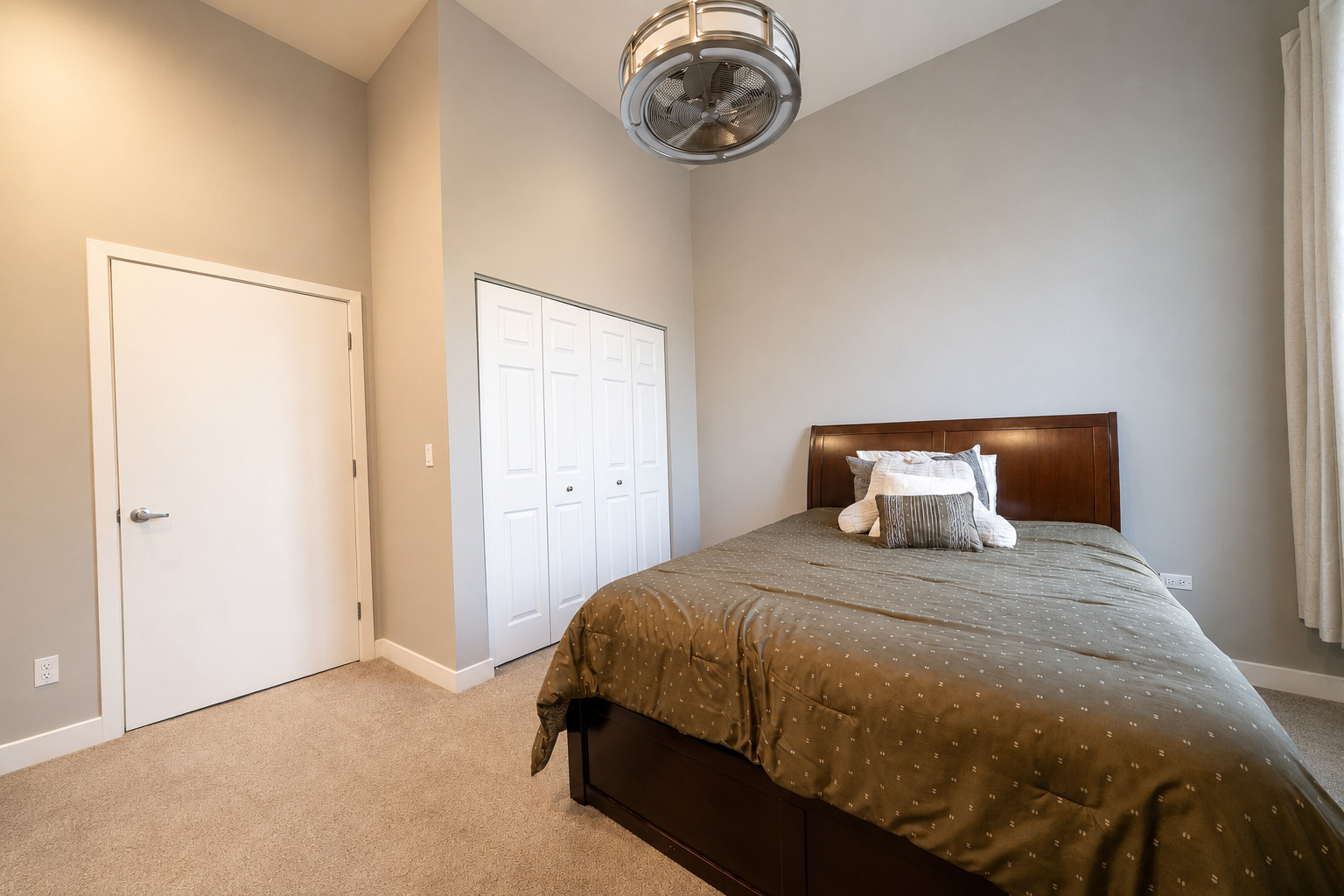 12692415 Property Photo 16