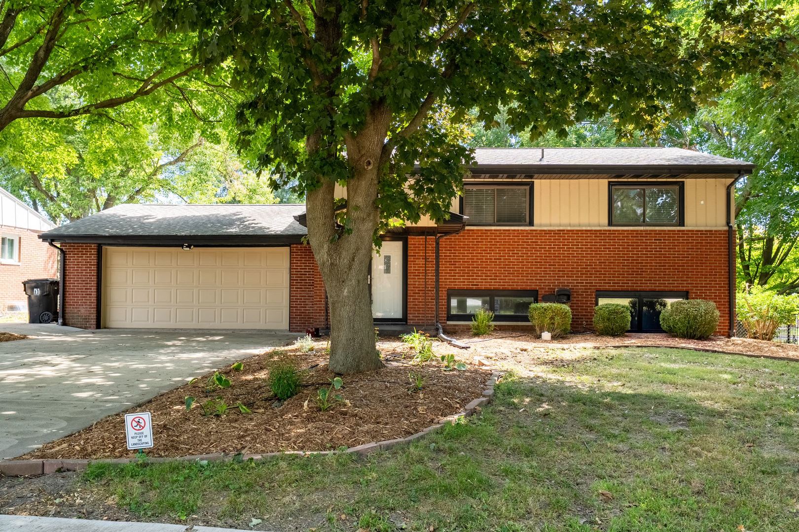 15 Kingswood Drive Property Photo 1