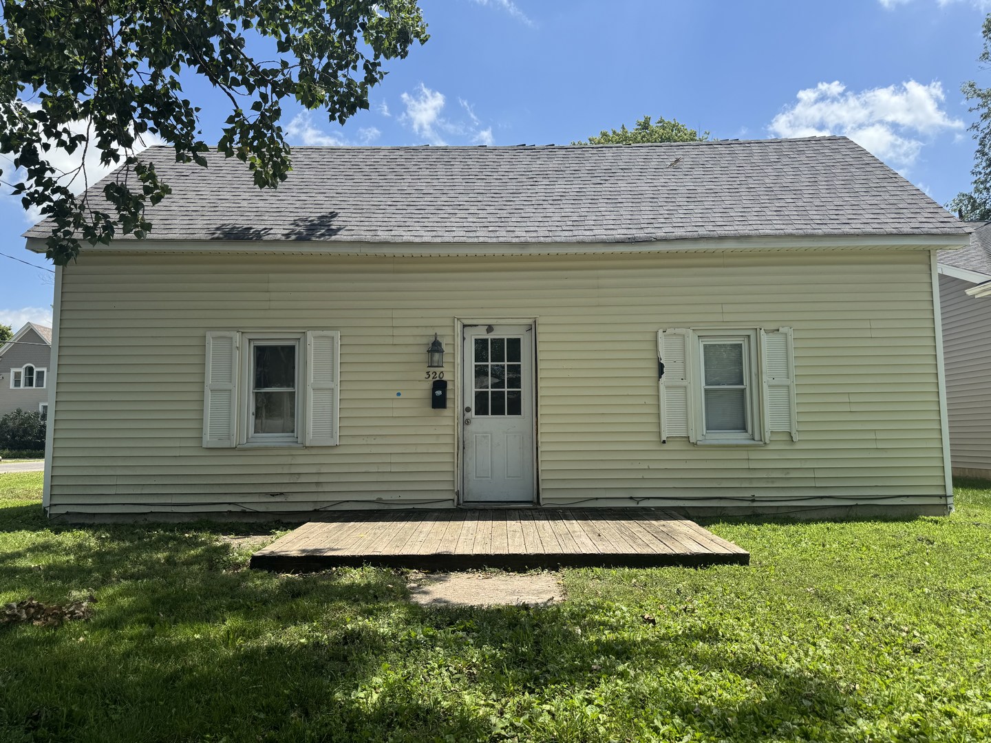 320 N Walnut Street Property Photo 1