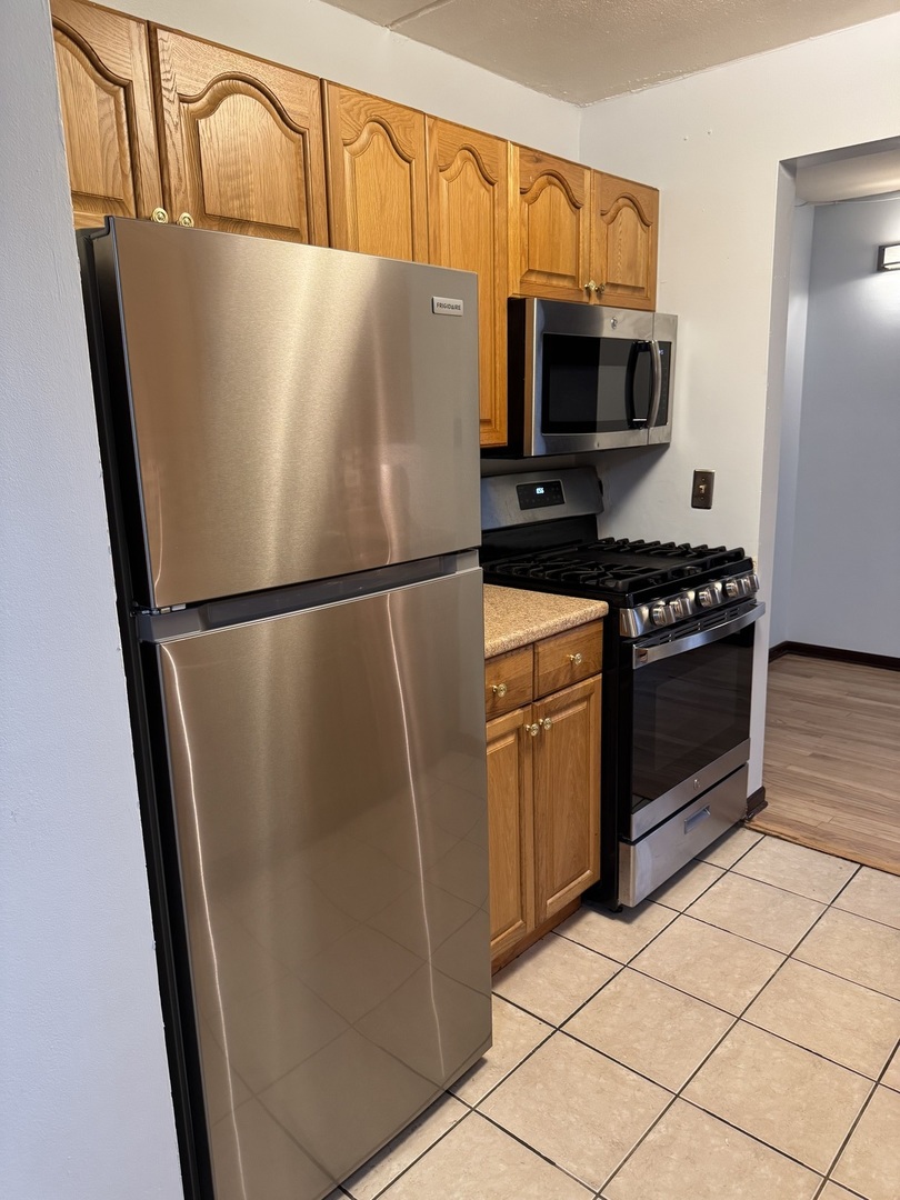 914 N Austin Boulevard B4 Property Photo 3