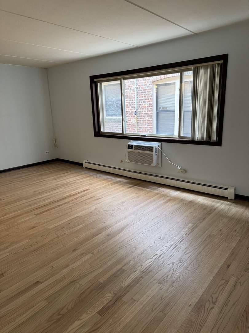 914 N Austin Boulevard B4 Property Photo 7