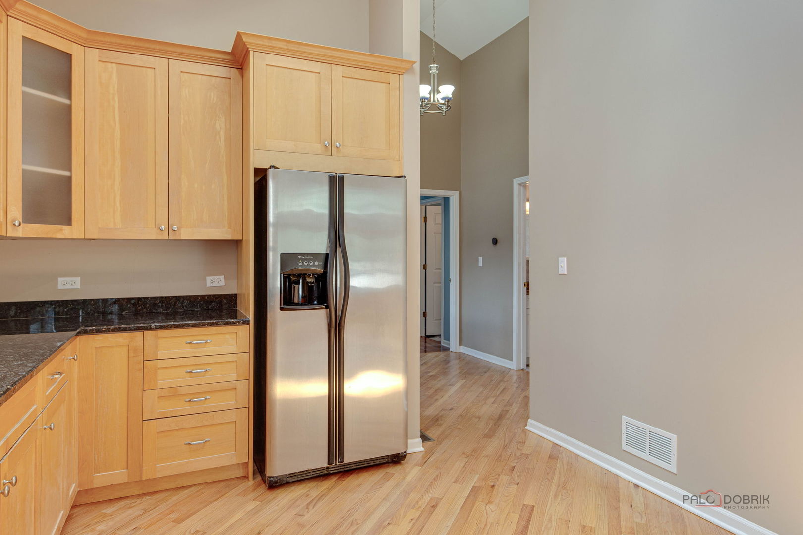 2540 Hessing Street Property Photo 9