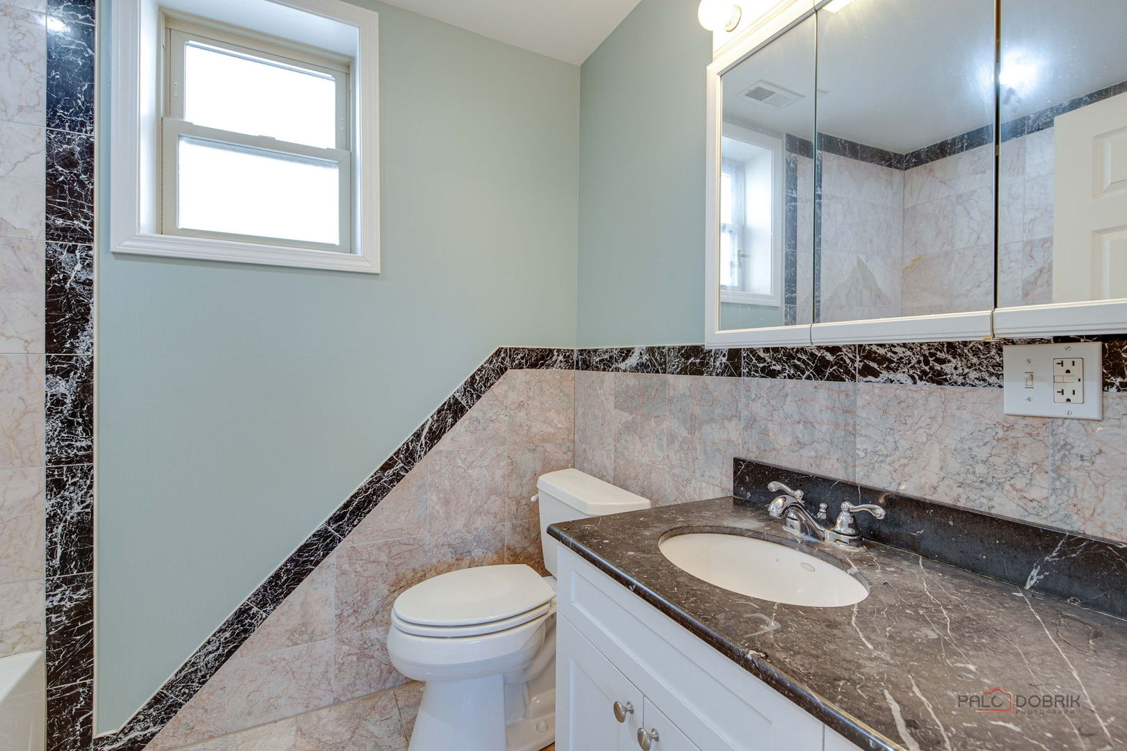 2540 Hessing Street Property Photo 19