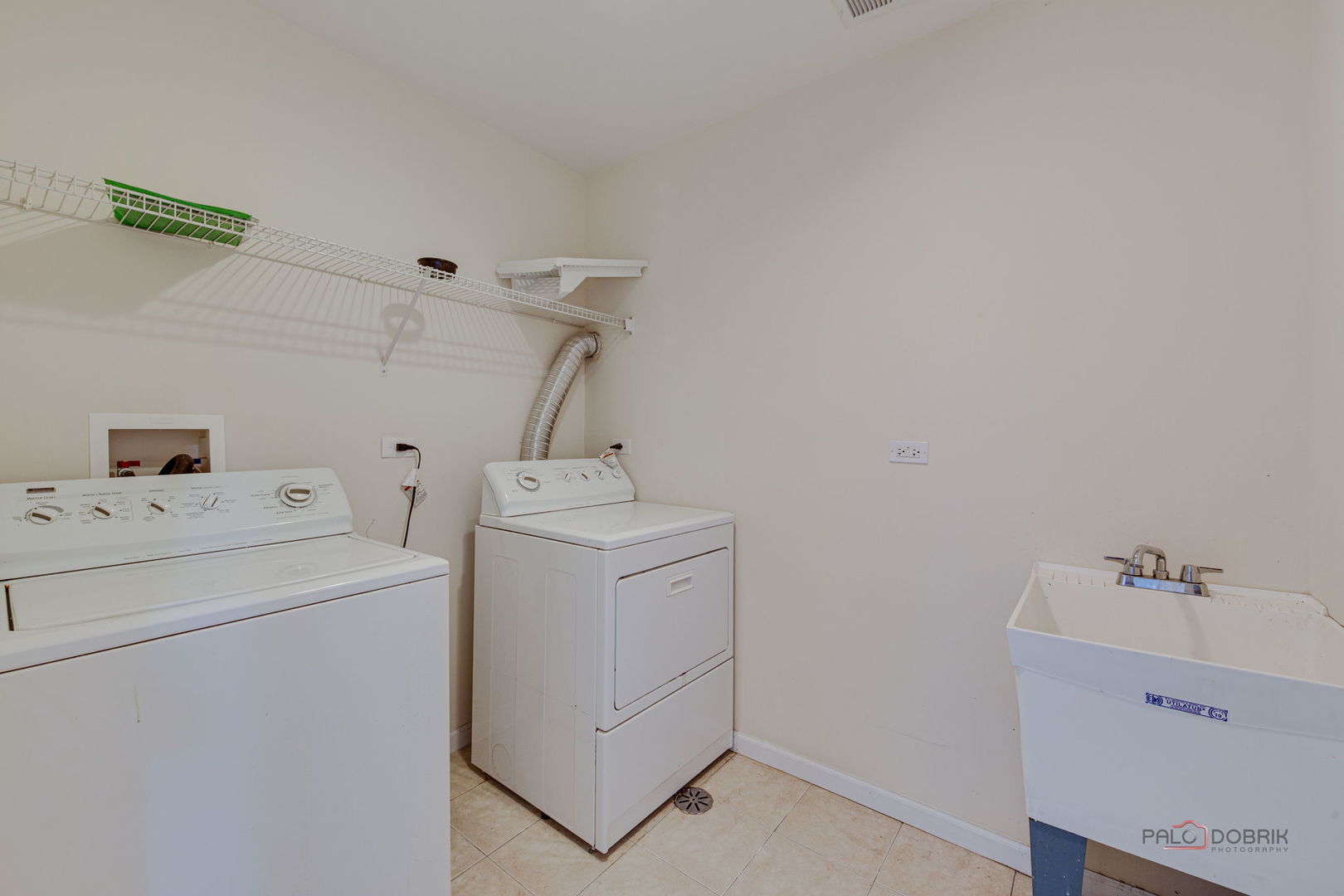 2540 Hessing Street Property Photo 22