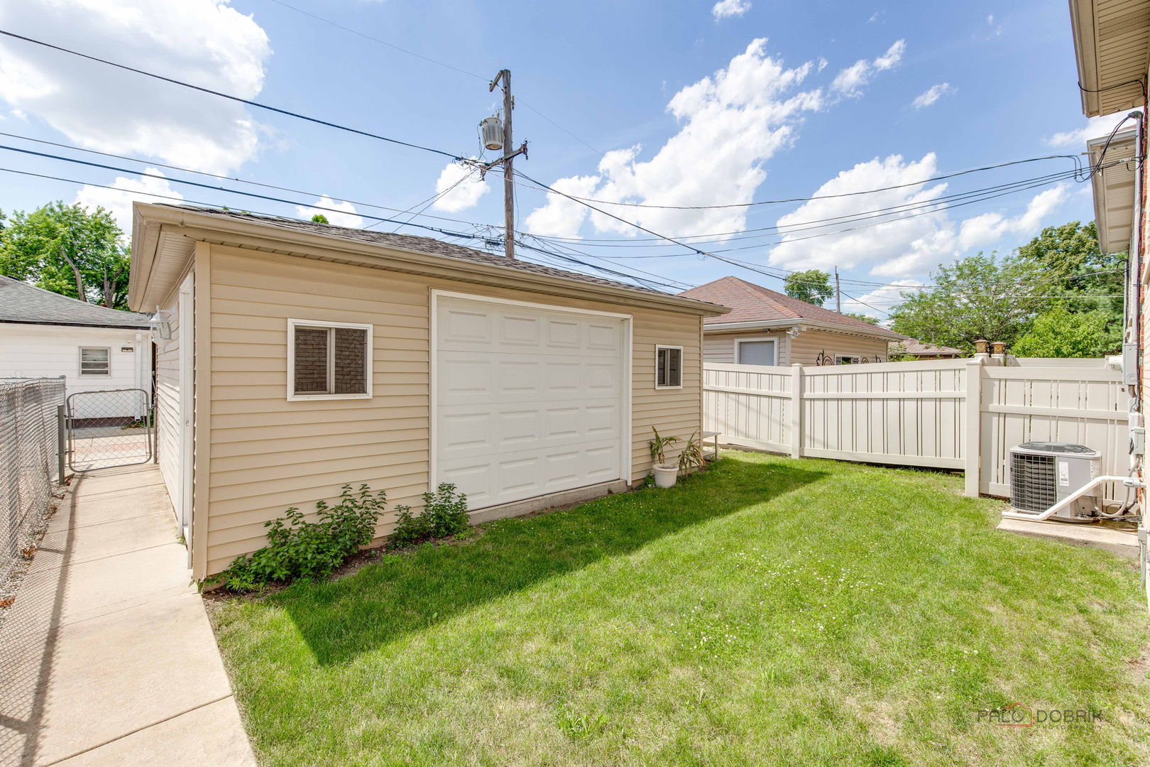 2540 Hessing Street Property Photo 25