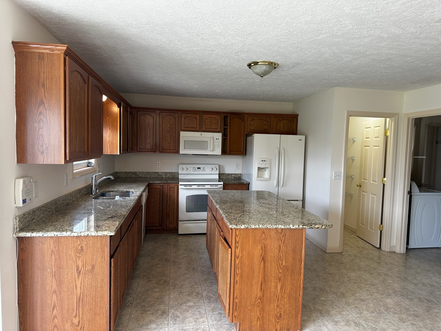 3922 Wild Flower Drive Property Photo 4