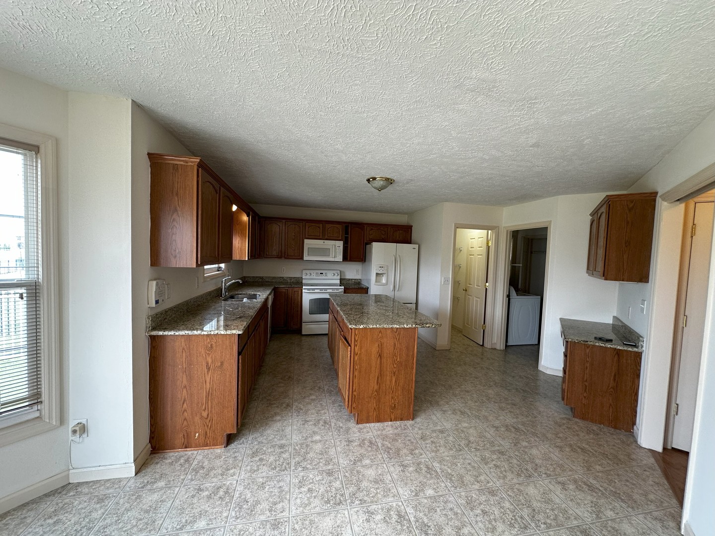 3922 Wild Flower Drive Property Photo 5