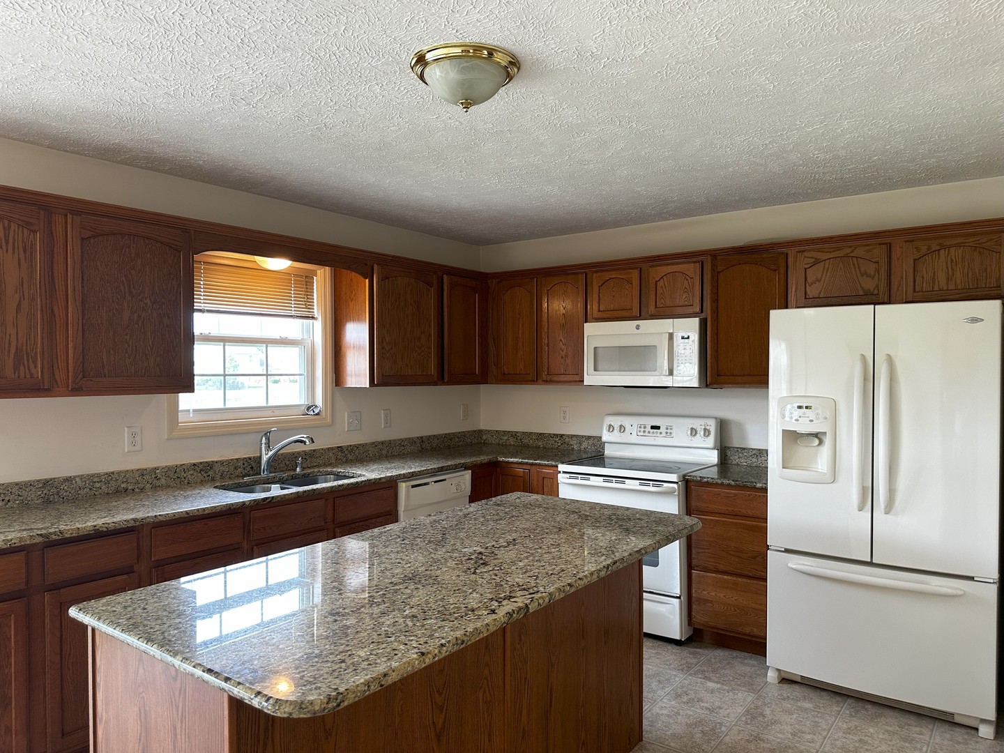 3922 Wild Flower Drive Property Photo 8