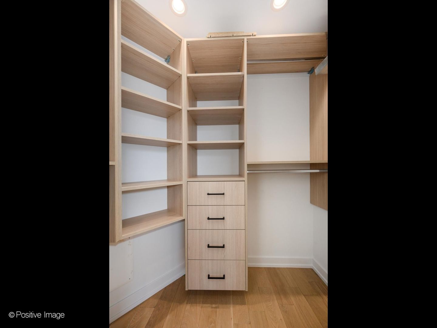 3721 N Kenmore Avenue 2 Property Photo 13
