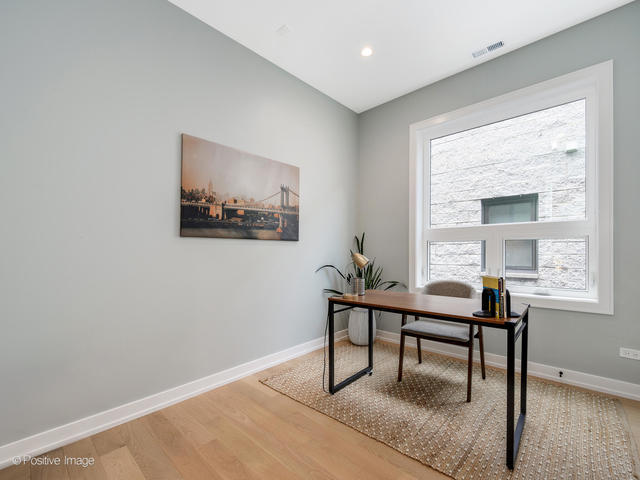 3721 N Kenmore Avenue 2 Property Photo 14