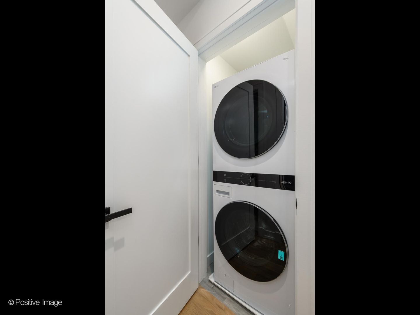 3721 N Kenmore Avenue 2 Property Photo 17
