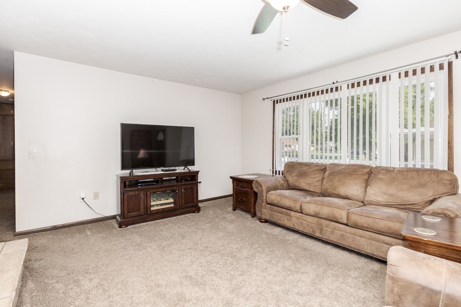 127 W 1st Street Property Photo 5
