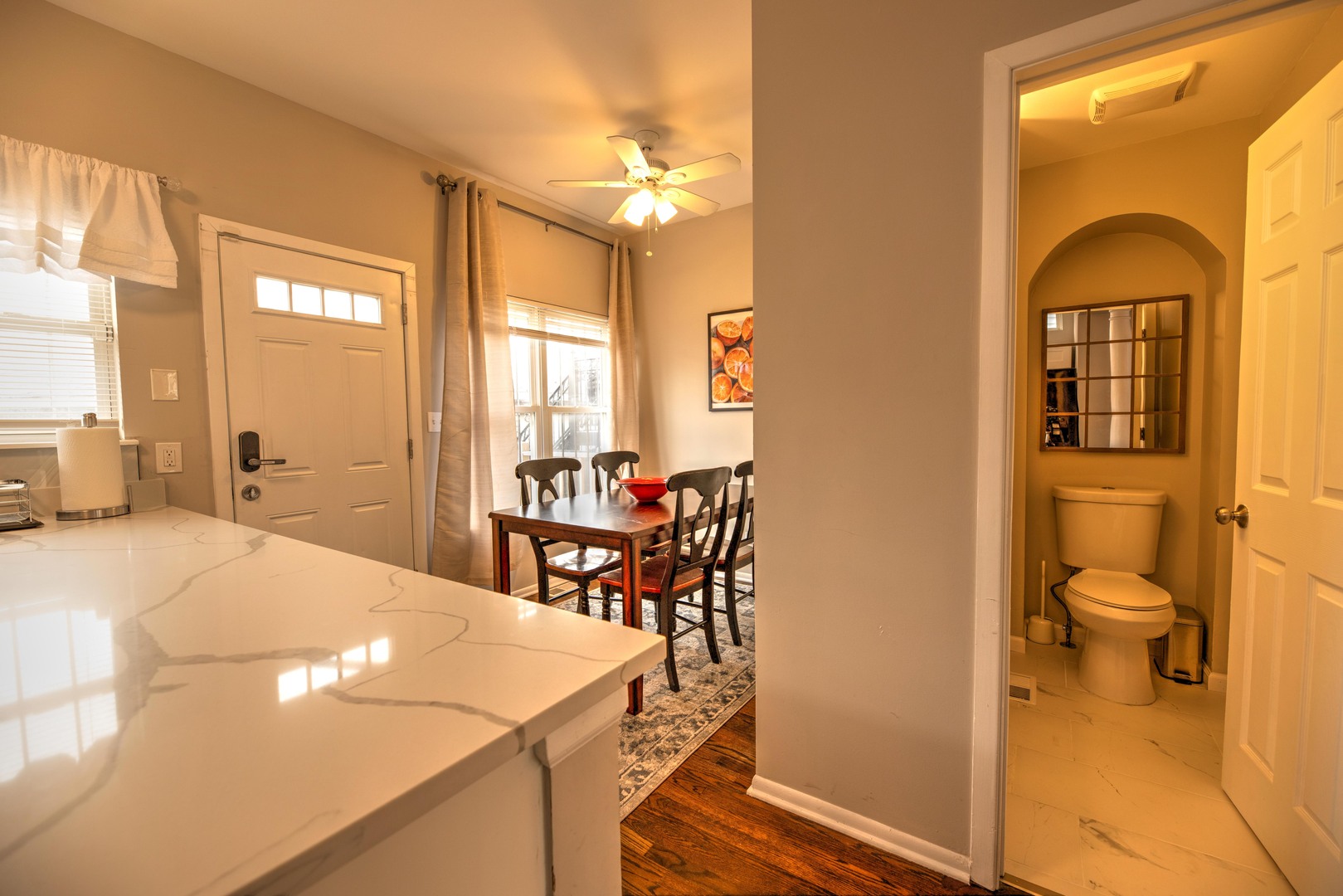 2718 W Washington Boulevard Property Photo 4