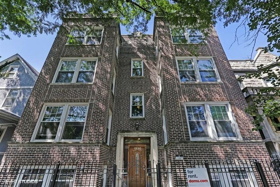 1330 W ARGYLE Street Property Photo 1