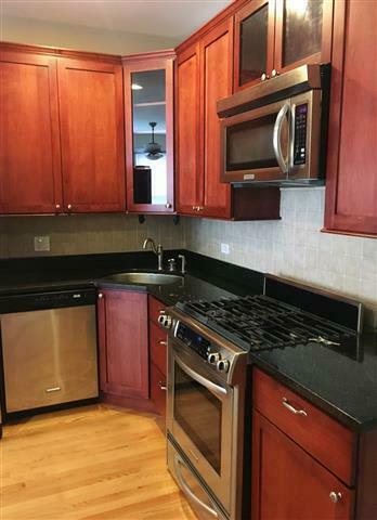 1330 W Argyle Street Property Photo 3