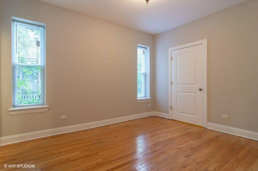 1330 W Argyle Street Property Photo 6