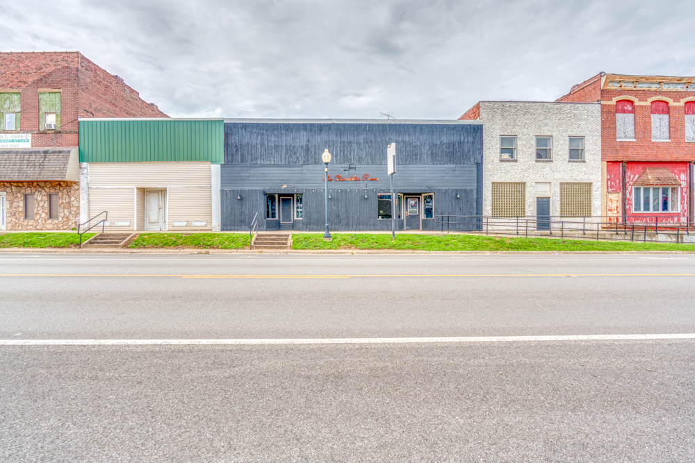 105 E Franklin Street Property Photo 1