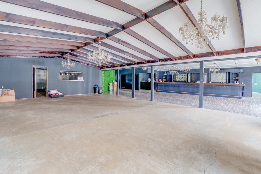 105 E Franklin Street Property Photo 9