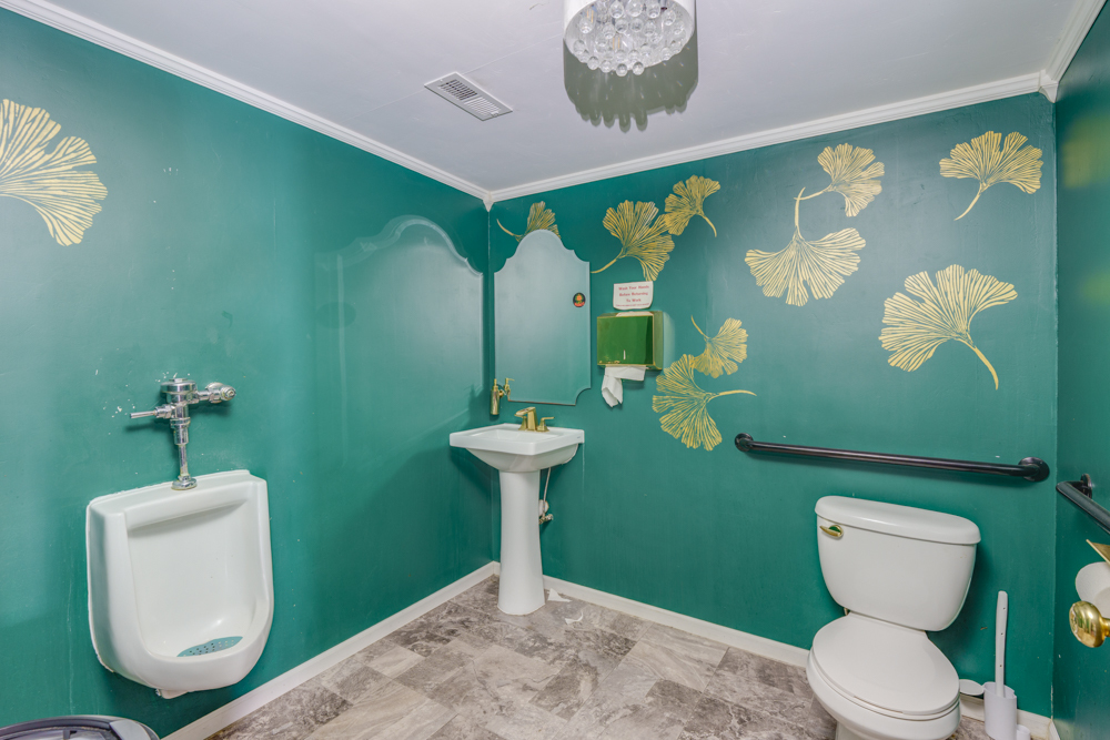 105 E Franklin Street Property Photo 14