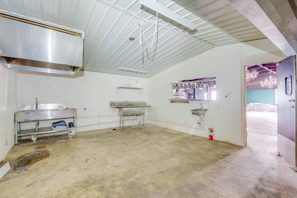105 E Franklin Street Property Photo 17
