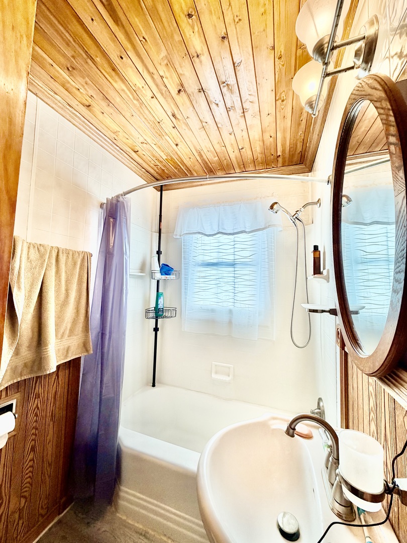 1105 Carroll Street Property Photo 9