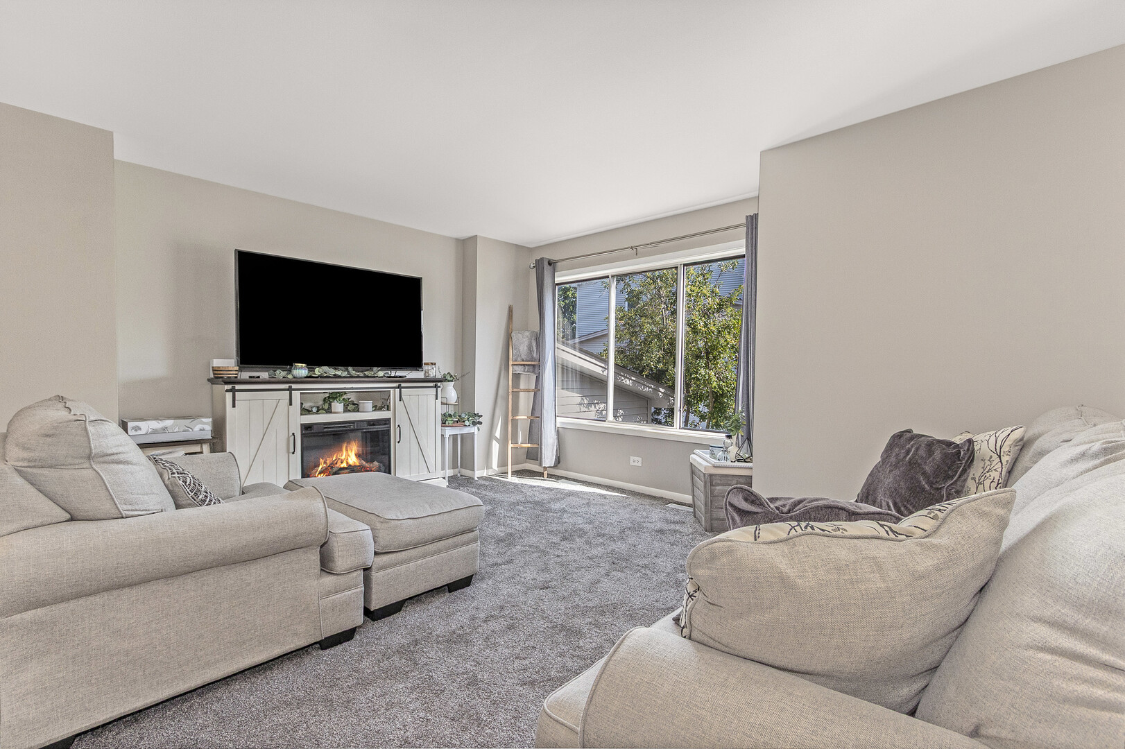 272 Park Ridge Lane E Property Photo 3
