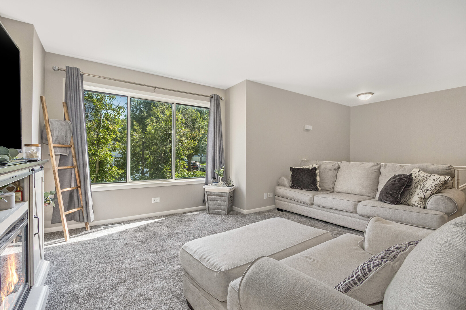 272 Park Ridge Lane E Property Photo 4