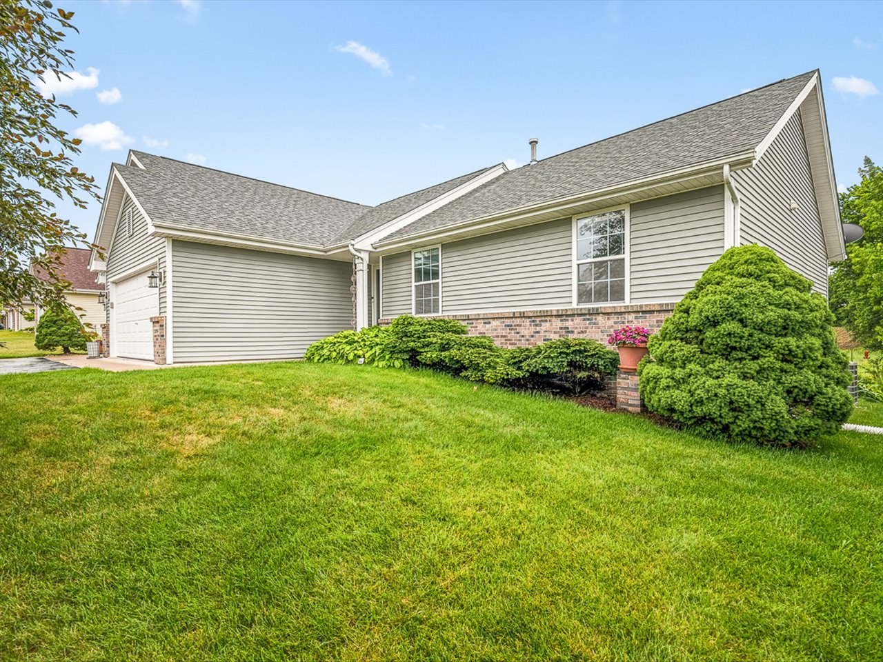12294 Meadow Drive Property Photo 3