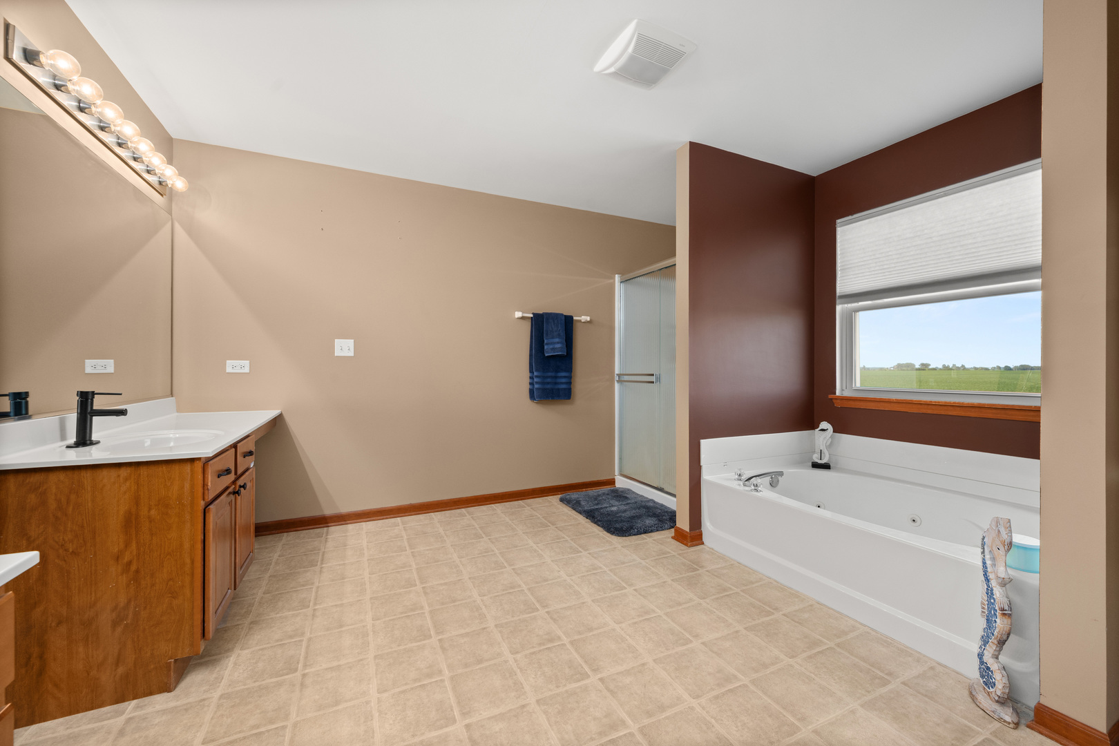 12692646 Property Photo 22
