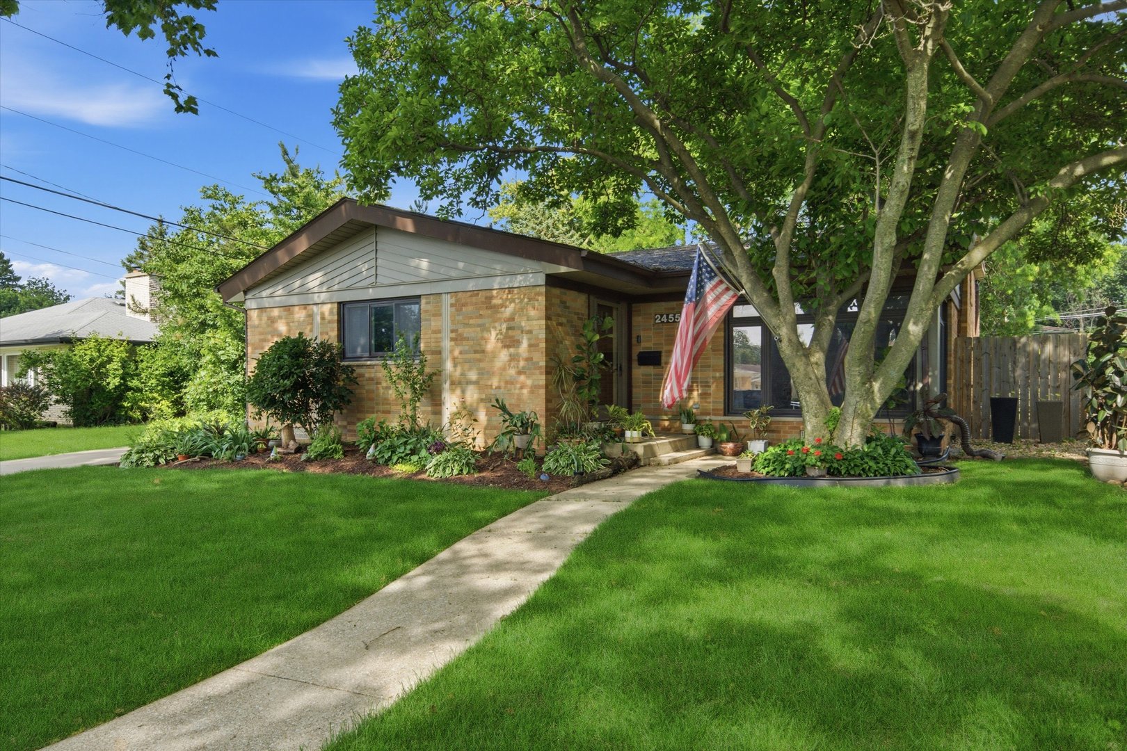 2455 Belleview Avenue Property Photo 2