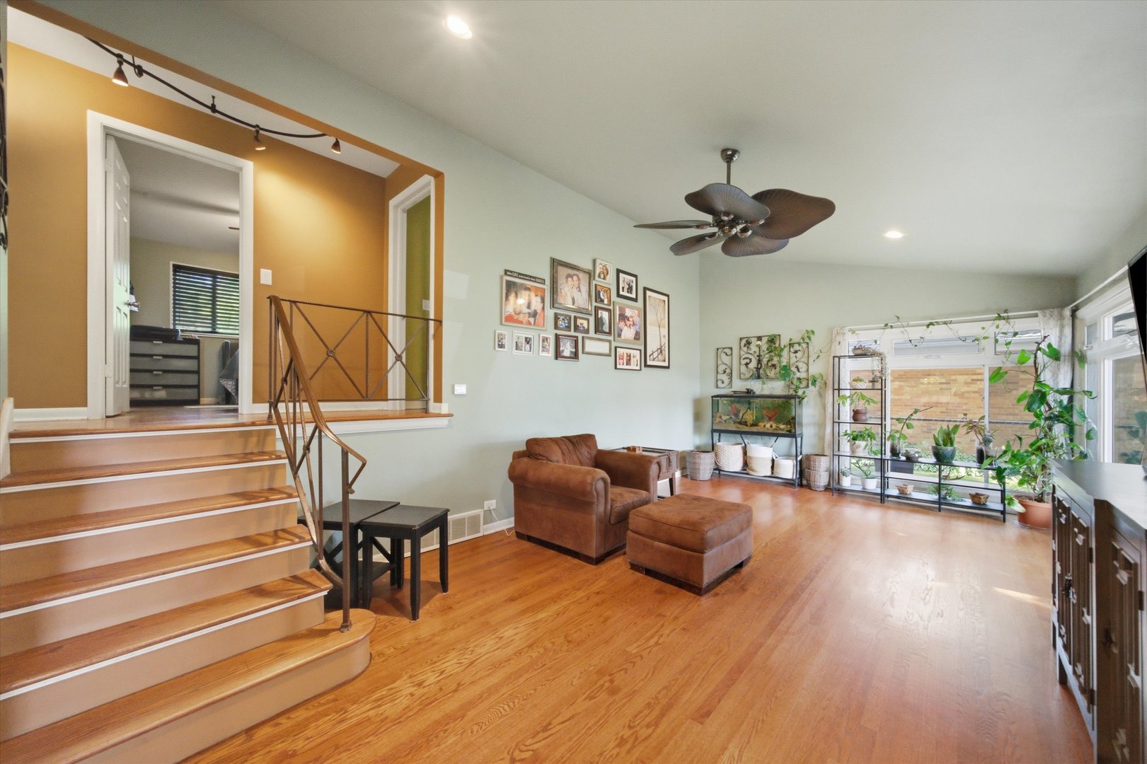 2455 Belleview Avenue Property Photo 4