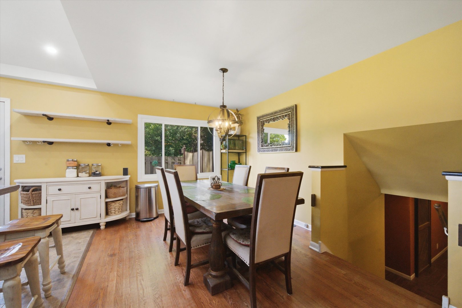 2455 Belleview Avenue Property Photo 7