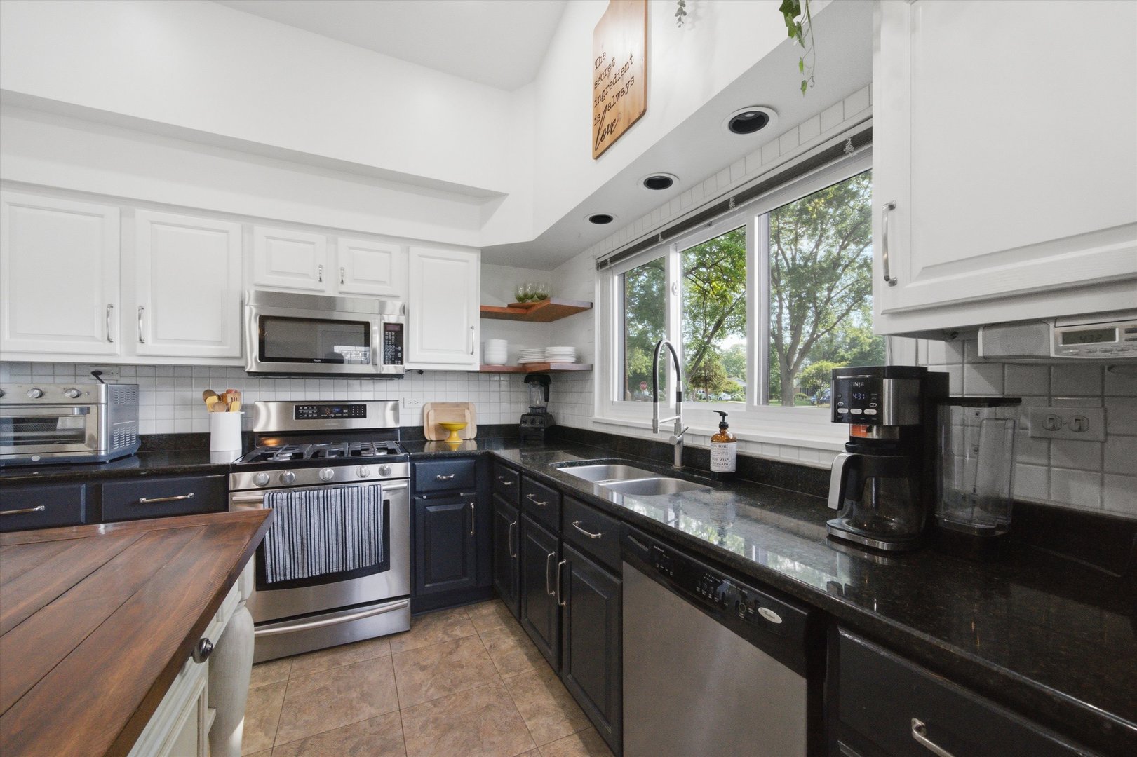 2455 Belleview Avenue Property Photo 11