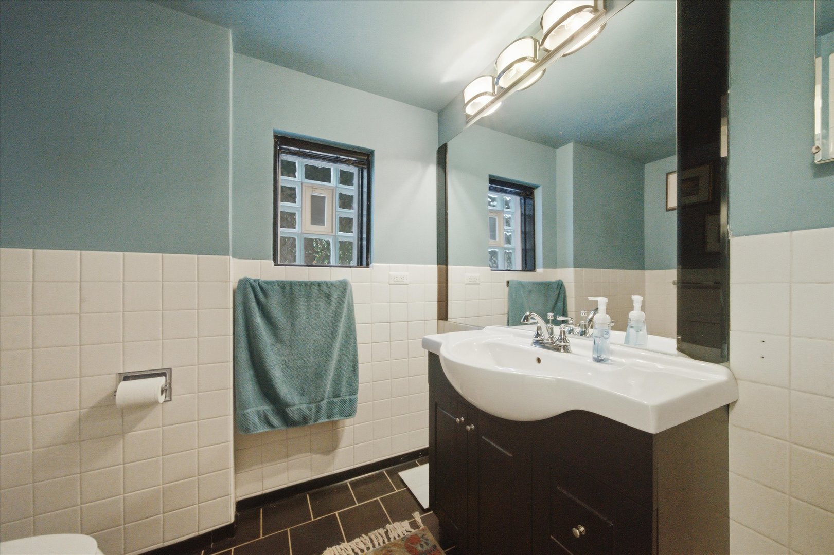 2455 Belleview Avenue Property Photo 14