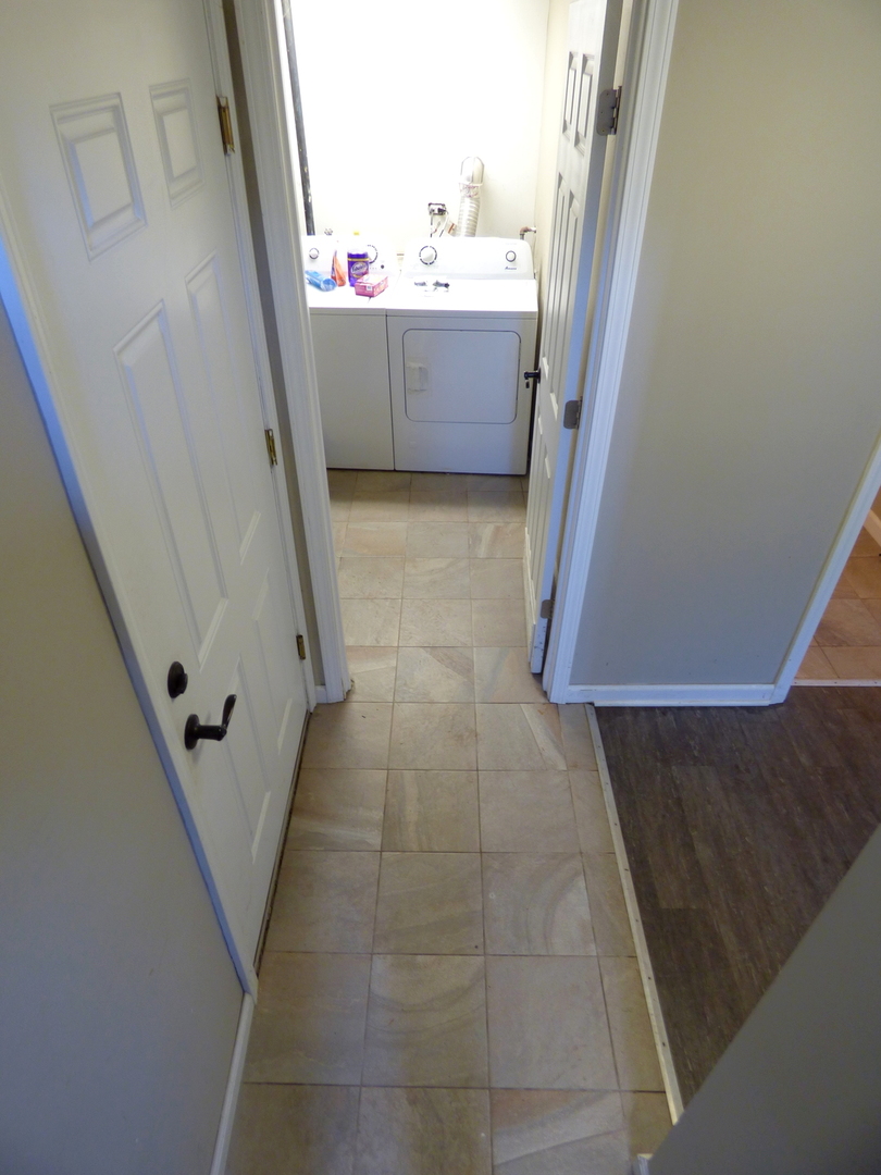 528 W Pheasant Court Property Photo 2