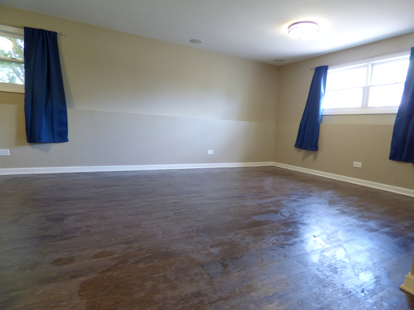 528 W Pheasant Court Property Photo 4