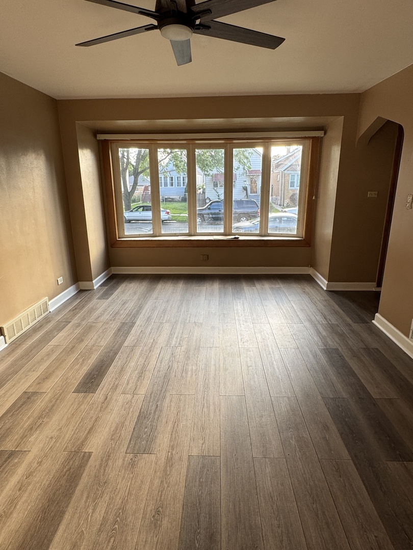 5137 S Lorel Avenue Property Photo 3