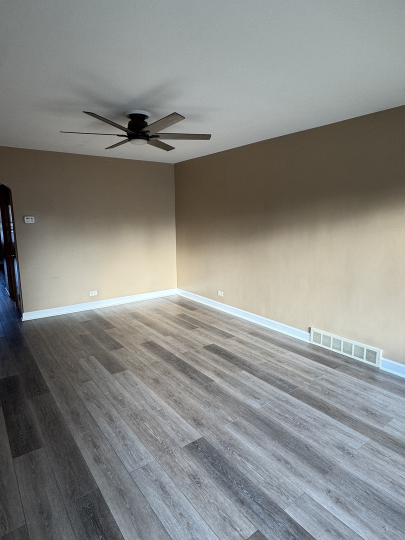 5137 S Lorel Avenue Property Photo 4
